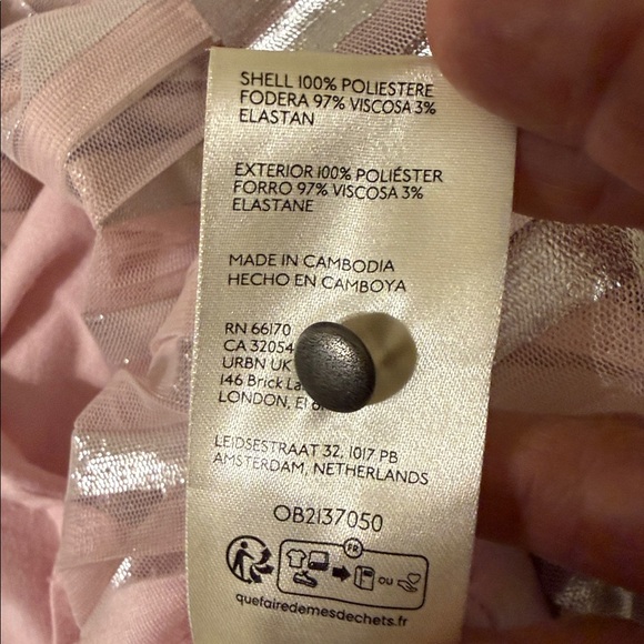 By Anthropologie Flutter-Sleeve
Foil Pleated Top Womens M - Picture 11 of 12